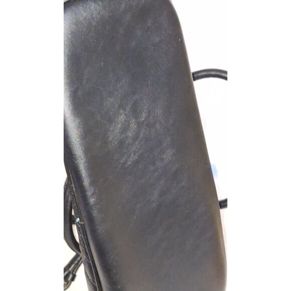 A Guess Vegan Leather Quilted Handbag Satchel Crossbody Black Trendy READ - Picture 11 of 11